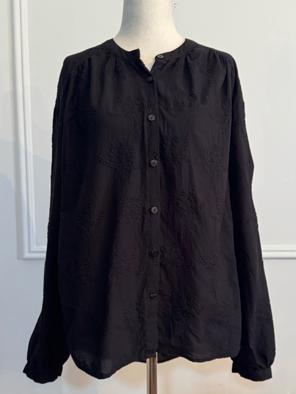Calypso St. Barth Black Embroidered Cotton Blouse Band Collar Button Front Sz M